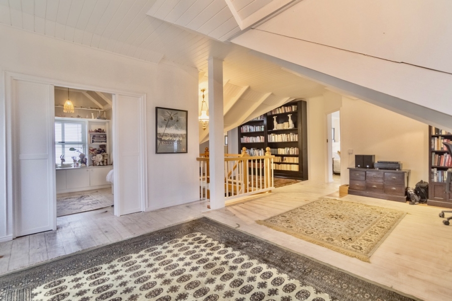 5 Bedroom Property for Sale in Grotto Bay Western Cape